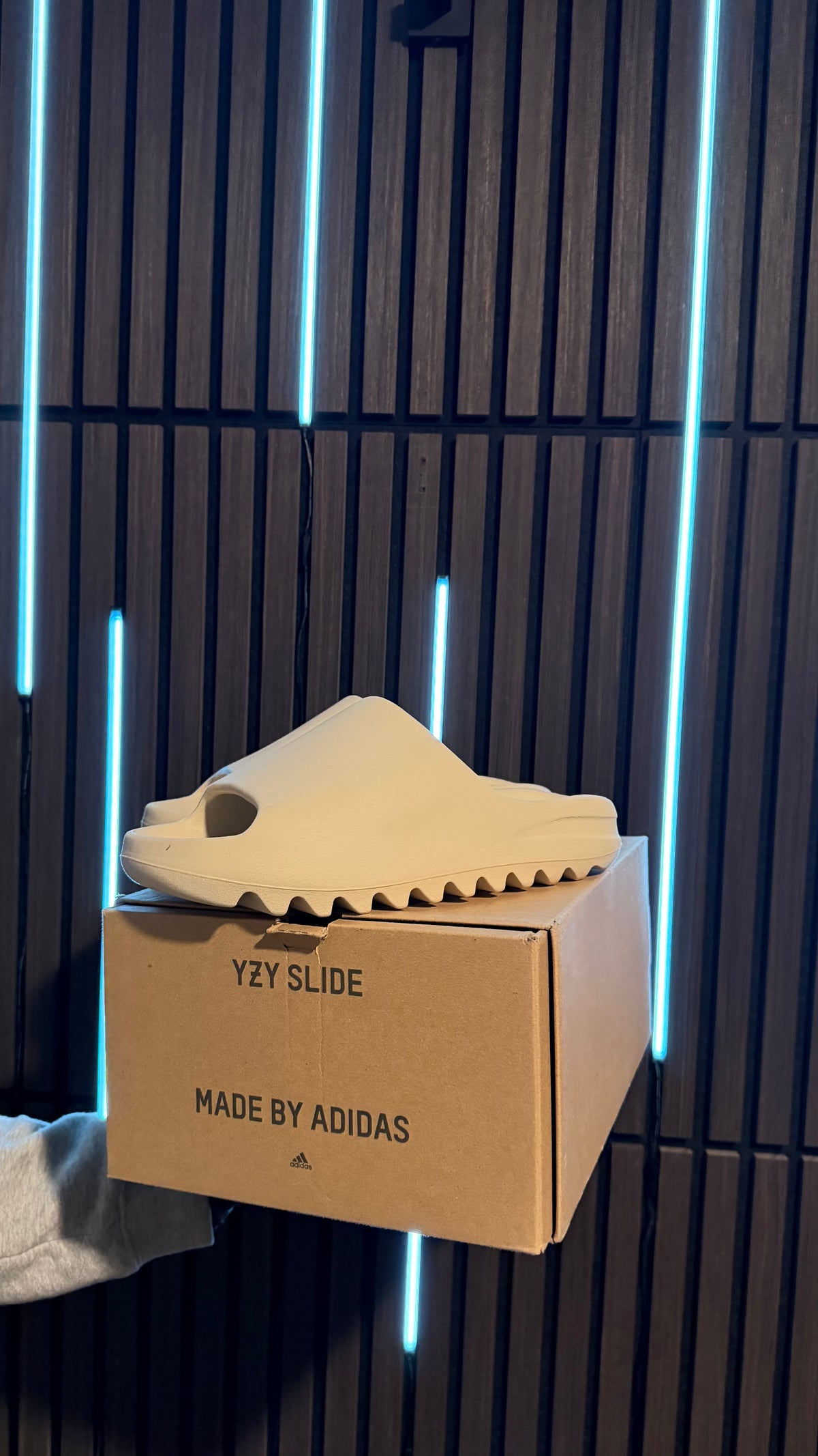 adidas Yeezy Slide "Bone"