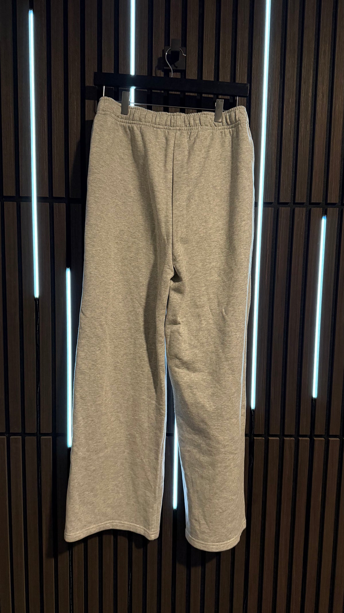 Alo Yoga Straight Leg Sweatpant Heather Grey